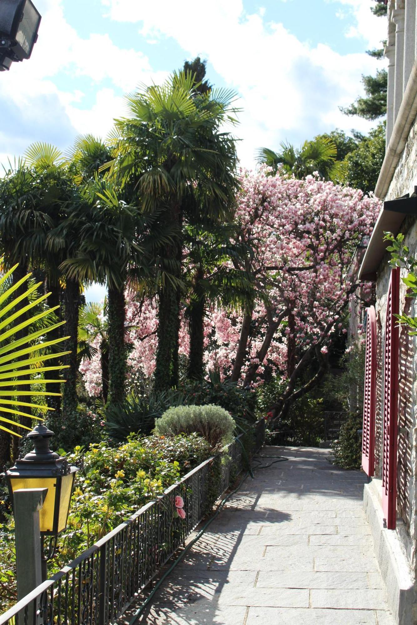 Barony Le Pergole Holiday Apartments Lugano Exterior photo